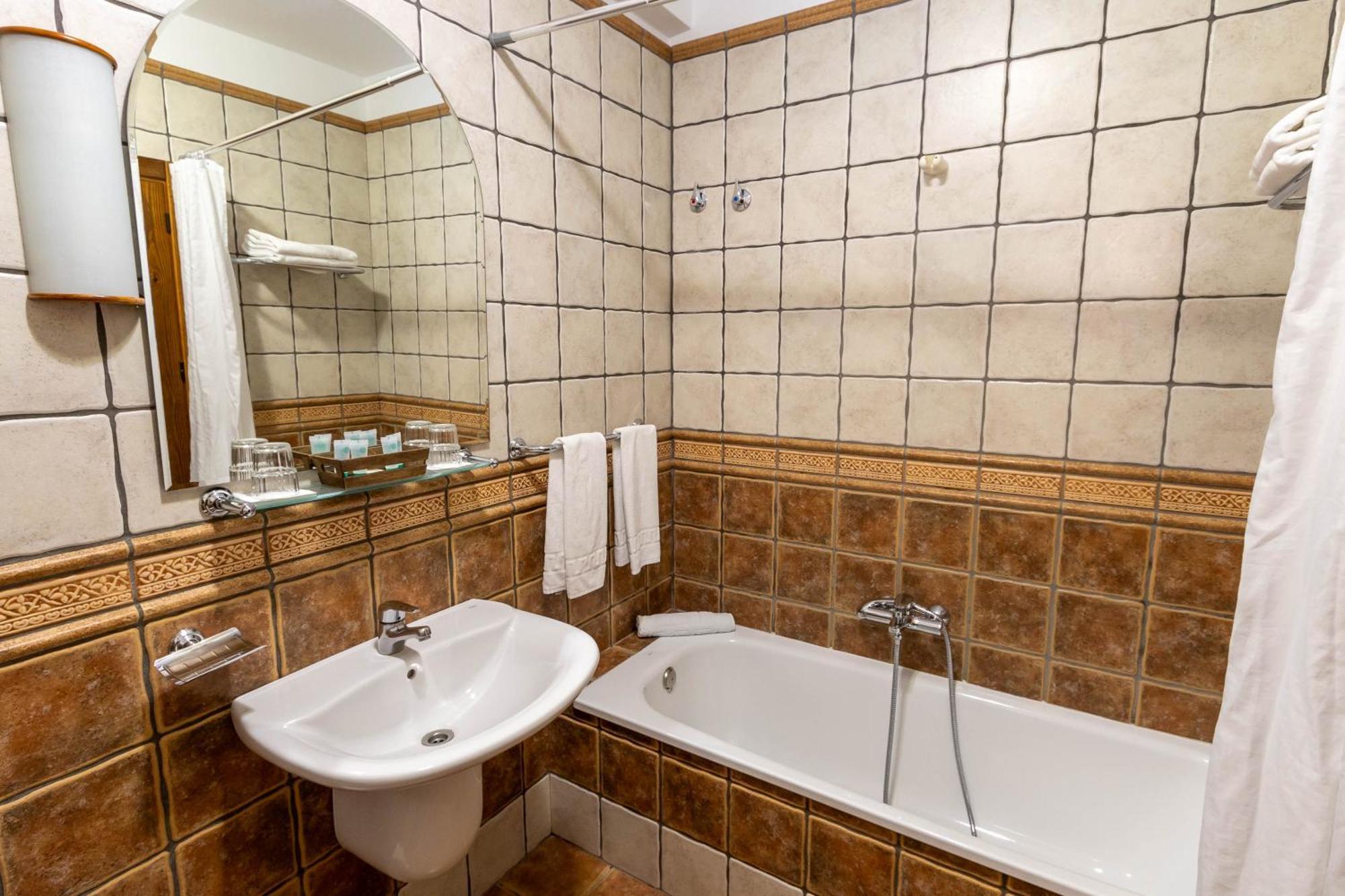 Hotel La Fragua Ii